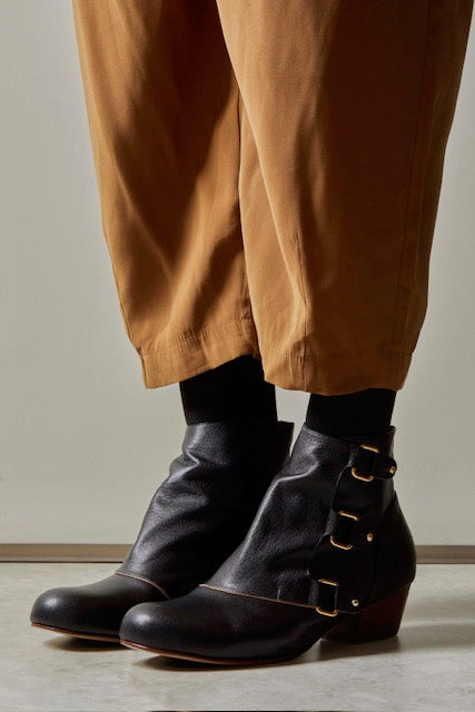 Bota Girassol Preta