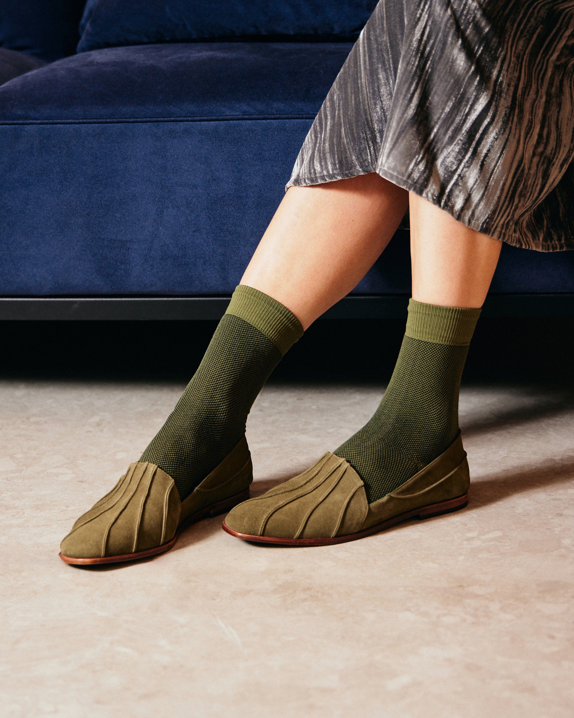 look mocassim de couro verde