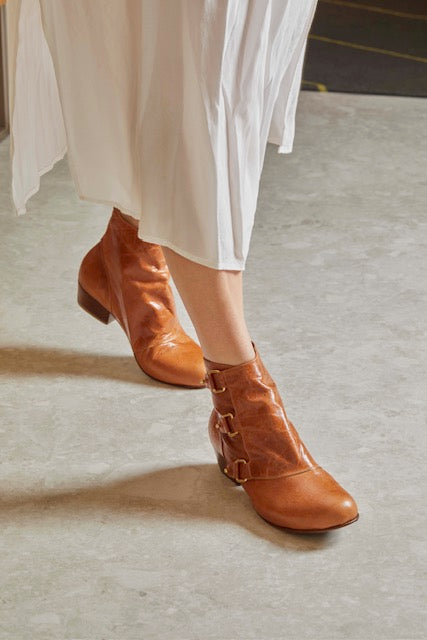 Bota Girassol Caramelo