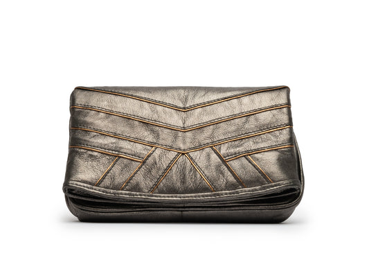 bolsa clutch prateada com alça 