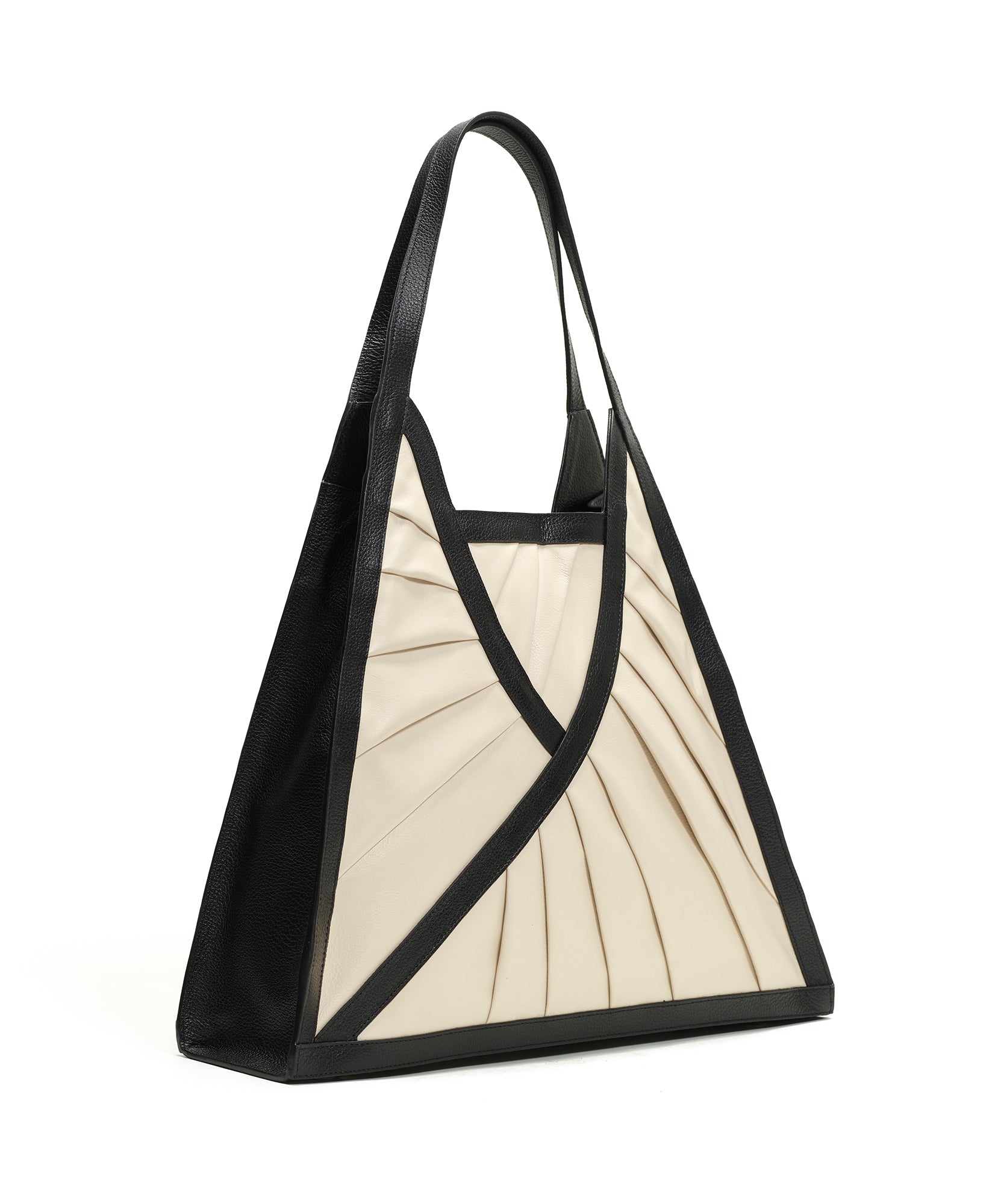 bolsa de ombro artesanal feita em couro legitimo off white e preto 
