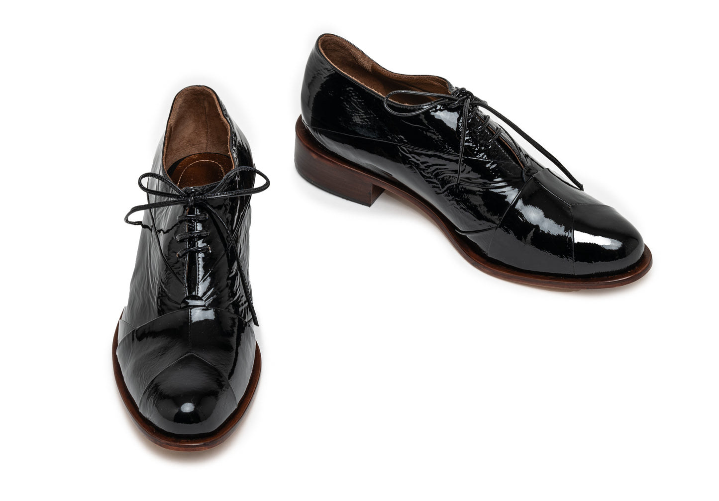 Oxford Recortes Verniz Preto