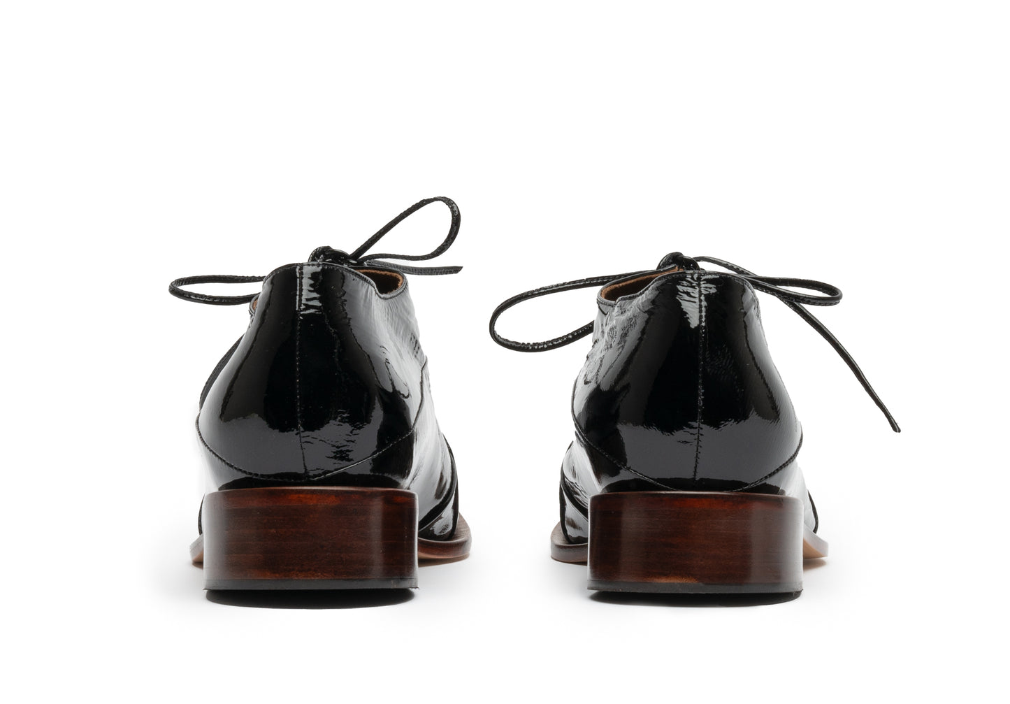 Oxford Recortes Verniz Preto