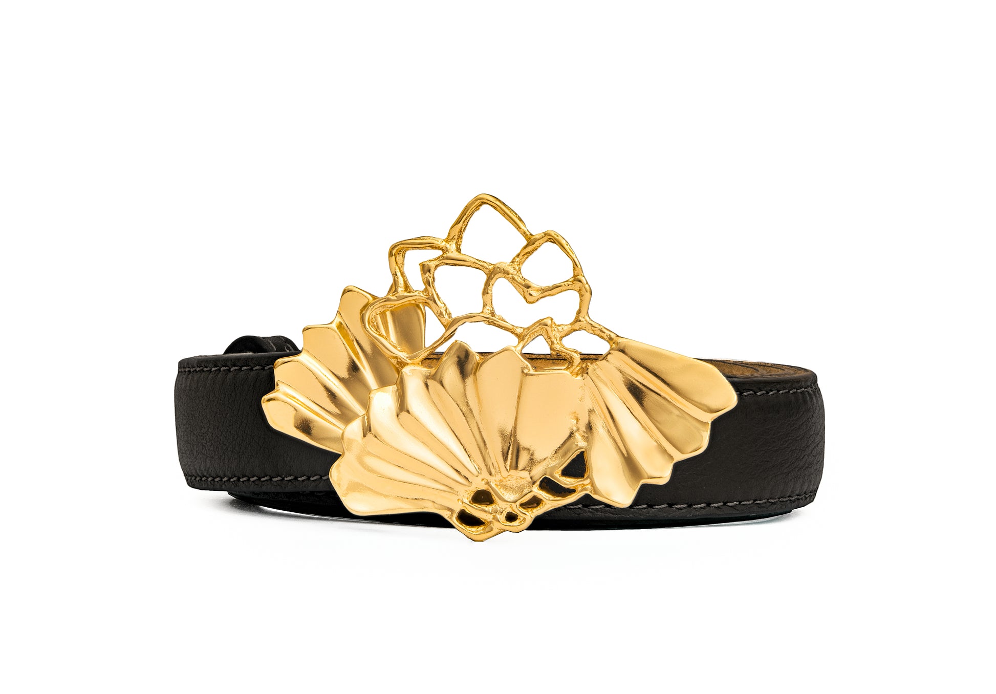 Cinto de couro preto com dourado