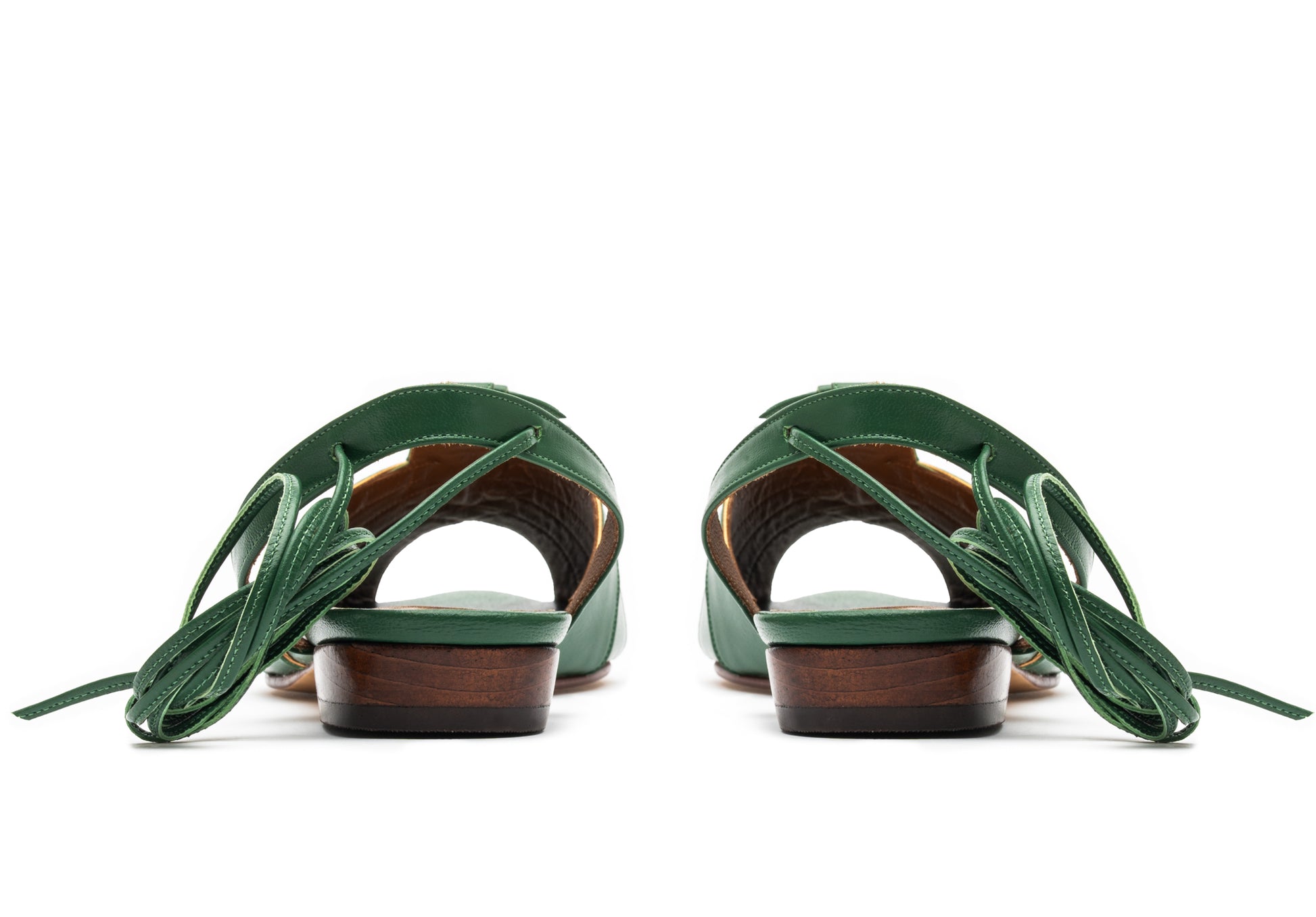 Rasteira bico fino artesanal verde